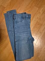 Jeans von Hollister Gr.26/30 Niedersachsen - Rhauderfehn Vorschau