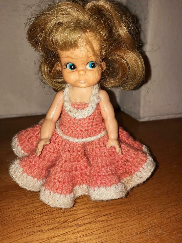 Kleine Puppe„Susi”,16 cm,mit Kleid beweglich,70er Jahre-gebraucht in Wallersdorf