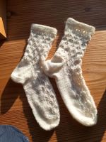 2 verschiedene Paar Socken Handarbeit neu Gr. 37/38 Pankow - Buch Vorschau