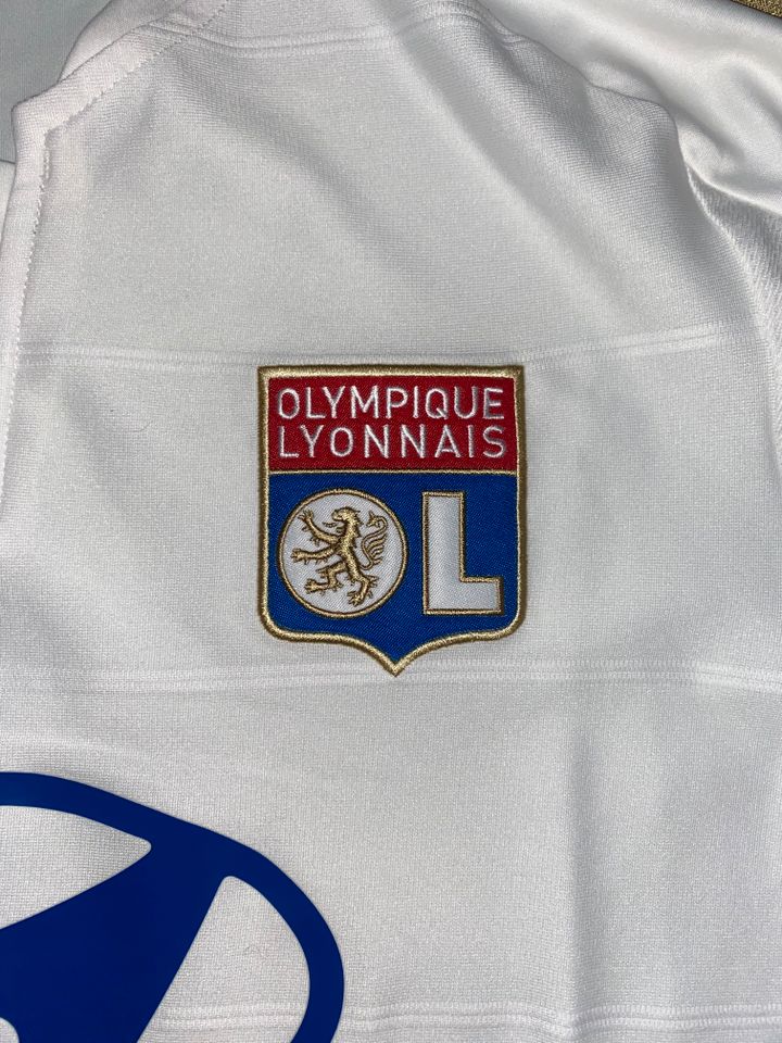 Original Olympique Lyon Trikot: Größe L in Illingen