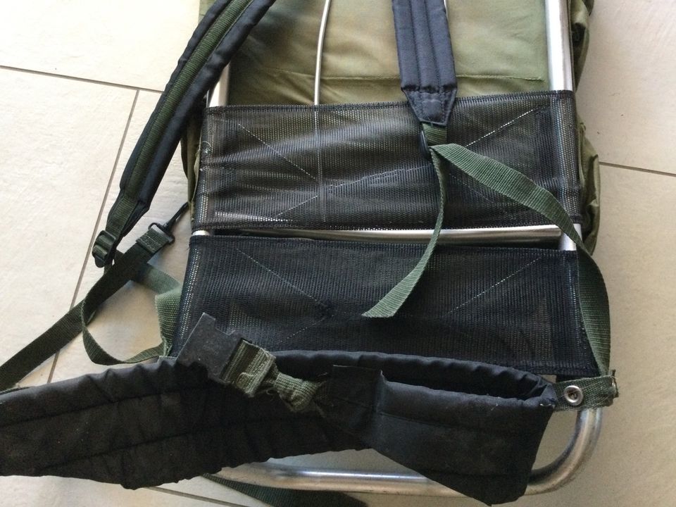 backpacker Rucksack mit Aluminumgestell in Standenbühl