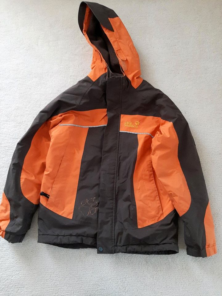 Jack Wolfskin Winterjacke Gr. 140 in Mandelbachtal