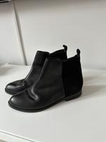 Schöne Stiefeletten mit Wildleder-Anteil von Hallhuber Nürnberg (Mittelfr) - Oststadt Vorschau