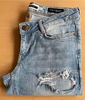 Jeans Damen NOISY MAY Gr. 28 Jeanshose mit Löchern blau Wuppertal - Oberbarmen Vorschau