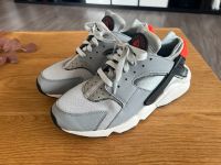 Nike Huarache Sneaker grau 42 Nürnberg (Mittelfr) - Südoststadt Vorschau