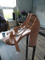 Absatzsandalen von Pimkie, Größe 36. Farbe rosa Berlin - Lichtenberg Vorschau