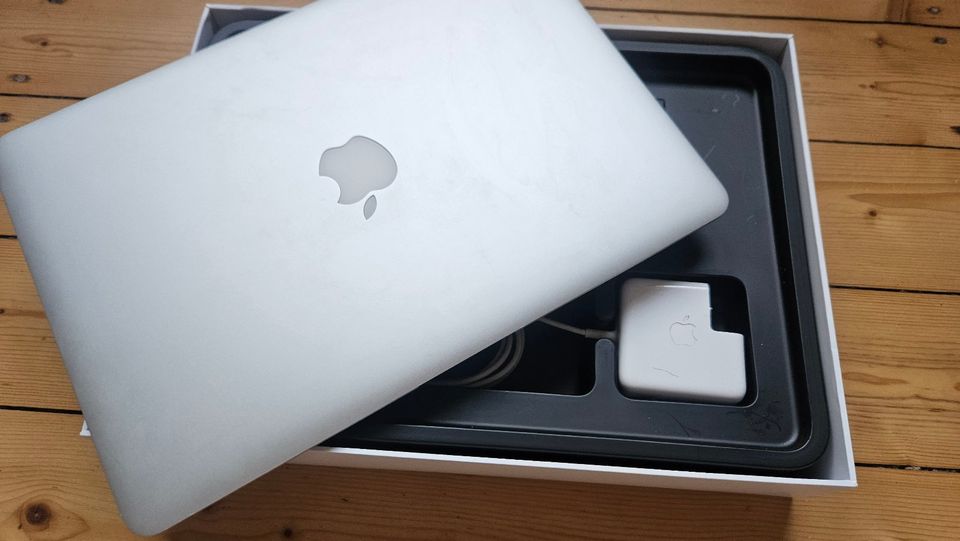 MacBook Air 2015 13" in Herne