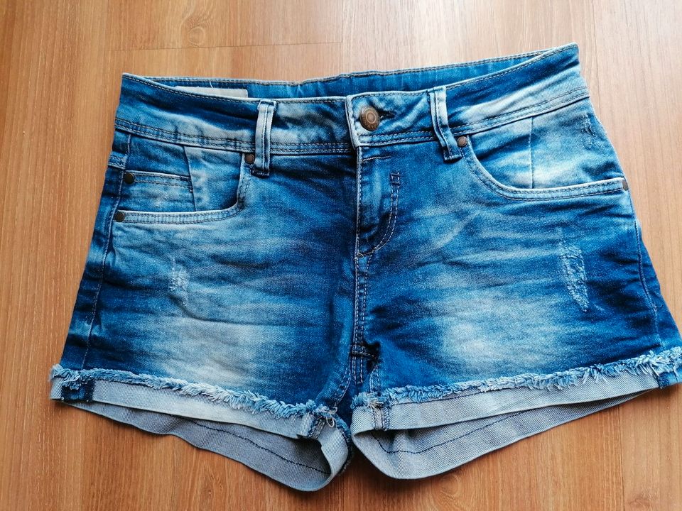 Damen Jeans Shorts Gr. 34 in Ilvesheim