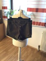 Damen Marken Shorts Größe 40 neuwertig Farbe moosgrün Bayern - Brennberg Vorschau