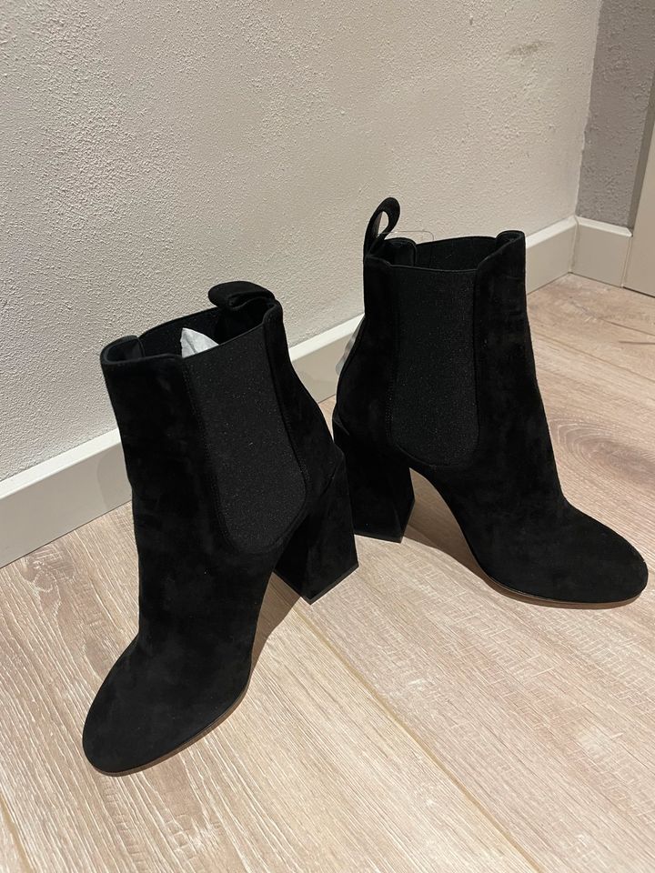 Dolce & Gabbana D&G Stiefel Stiefeletten boots schwarz suede 36,5 in Altenkirchen