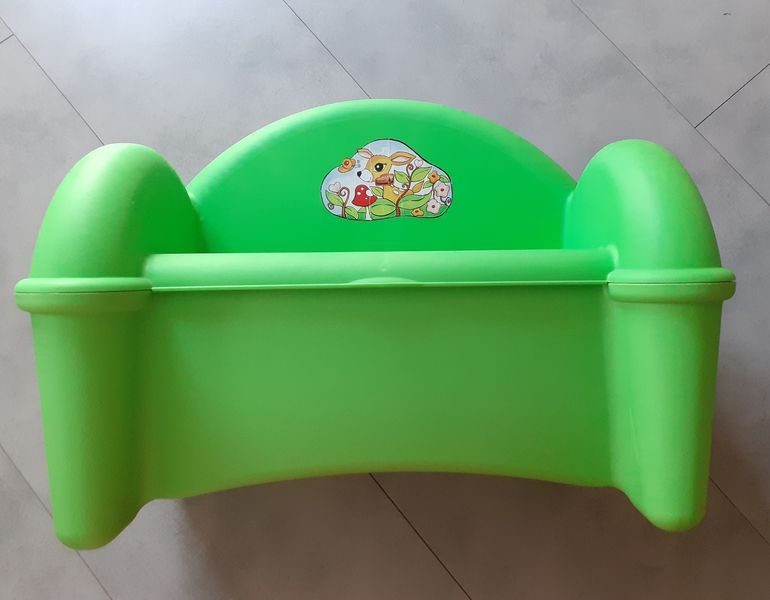 Kinder-Sitzbank mit Stauraum für innen und/oder außen in Schwanstetten