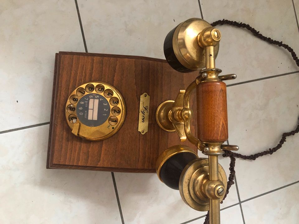 Telefon Mod.Lyon , aus Holz in Grebenau