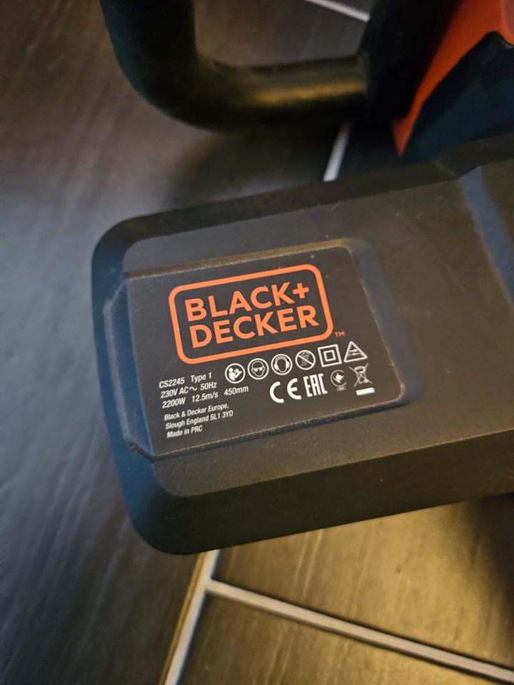 Black & Decker Kettensäge cs2245, top Zustand, neue Kette in Frankfurt am Main