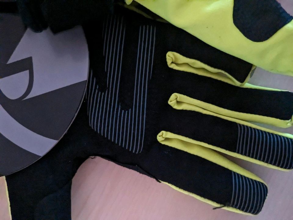 Sehr warm Handschuhe Endura S Winter Fahrrad Reflektoren in Leipzig