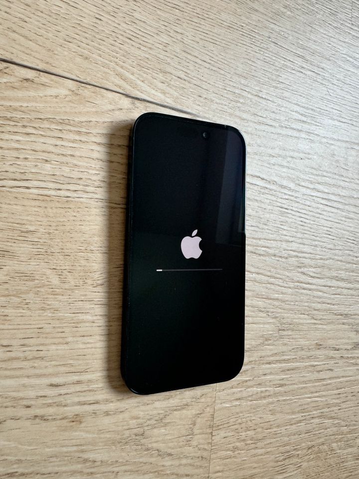 Apple iPhone 14 Pro - 128 GB Schwarz in Kassel