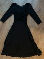 Neuwertiges Midikleid Kleid schwarz Größe 36/38 Bodyflirt Niedersachsen - Uetze Vorschau
