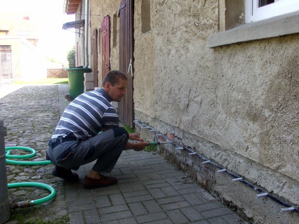 Feuchte Mauern Mauertrockenlegung im Sägeverfahren nasse Wände in Pritzwalk