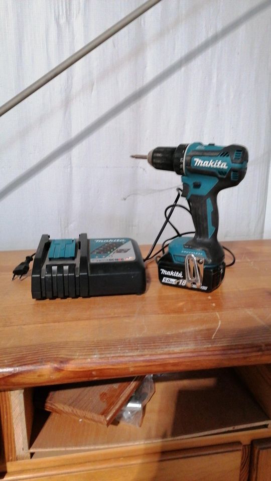 Makita DDF485 mit einem Akku und Ladegerät ohne Koffer in Pfungstadt