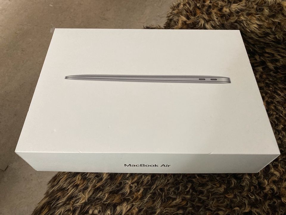 Verpackung für ein MacBook Air 13 Zoll in Berlin