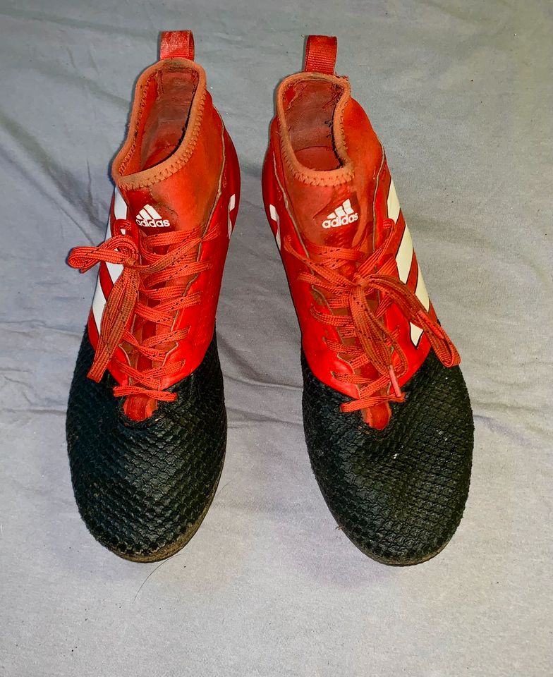 Adidas Fußballschuhe Stollenschuhe rot schwarz Gr. 42 in Nürnberg  (Mittelfr) - Mitte | eBay Kleinanzeigen ist jetzt Kleinanzeigen