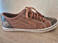 Jedes Paar Marken Sneaker 10 Euro Gr.40 Hessen - Kassel Vorschau