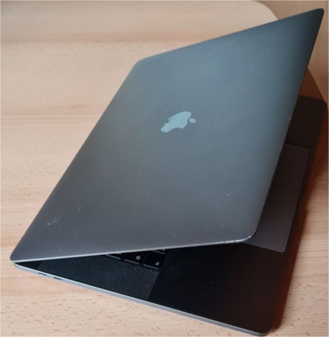 MacBook Pro 2016 i7 2,9 Ghz, 16 GB, 1TB mit Touchbar - gebraucht in Hebertshausen