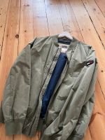 Tommy Hilfiger Bomber Jacke L Berlin - Reinickendorf Vorschau