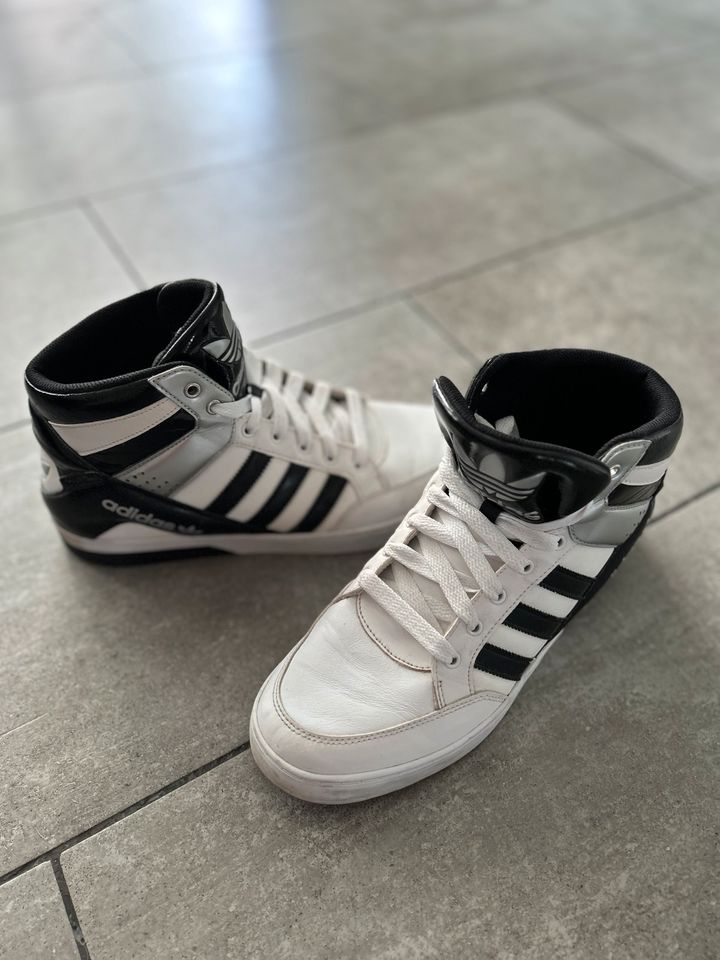 Adidas Logo Sneaker Mid Cut in Marl