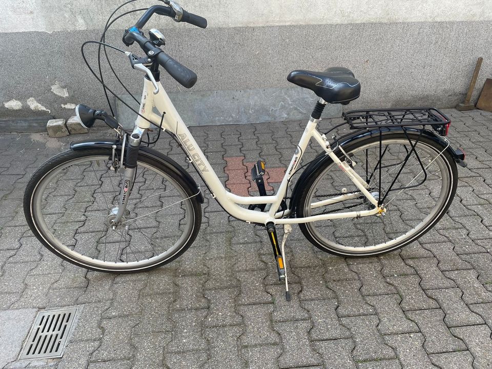 Damen City Bike 28 Zoll in Gladbeck