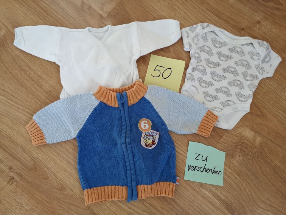 Kleidung ab 0.50€ Gr. 50; Pullover, Body, Schlafanzug in Mistelgau