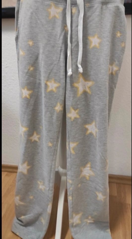 ❤️Juvia Jogginghose Grau Sterne, M , Np 139,- in Warburg