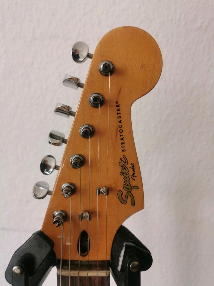 Squier Partscaster (Stratocaster) E-Gitarre in Düsseldorf