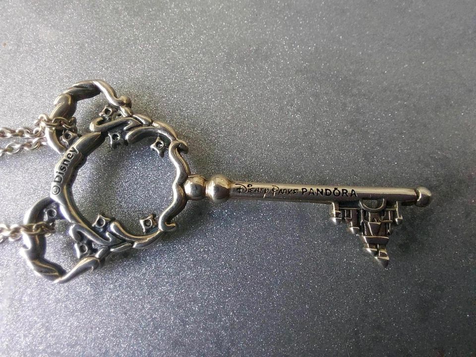 Original Pandora Disney Schlüssel Key Halskette RARITÄT in Völklingen