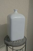 Stylische Deko-Vase weiss glänzend 30 cm Porzellan-Optik Top Zust Hessen - Burghaun Vorschau