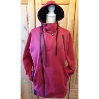 Hoodie / Jacke im Assassins Creed Style, Gr. S, rot-schwarz Dithmarschen - Tellingstedt Vorschau