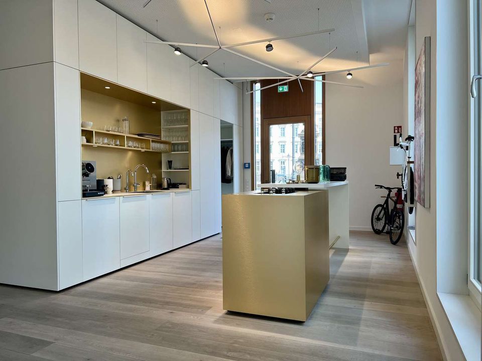 Exclusives kleines EG Hauptstadtbüro mit Blick auf Dom & Schloß in Berlin