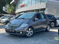 Mercedes-Benz A 180 A -Klasse Klima Shz 8 Fach Tüv Bis 06.27 München - Trudering-Riem Vorschau