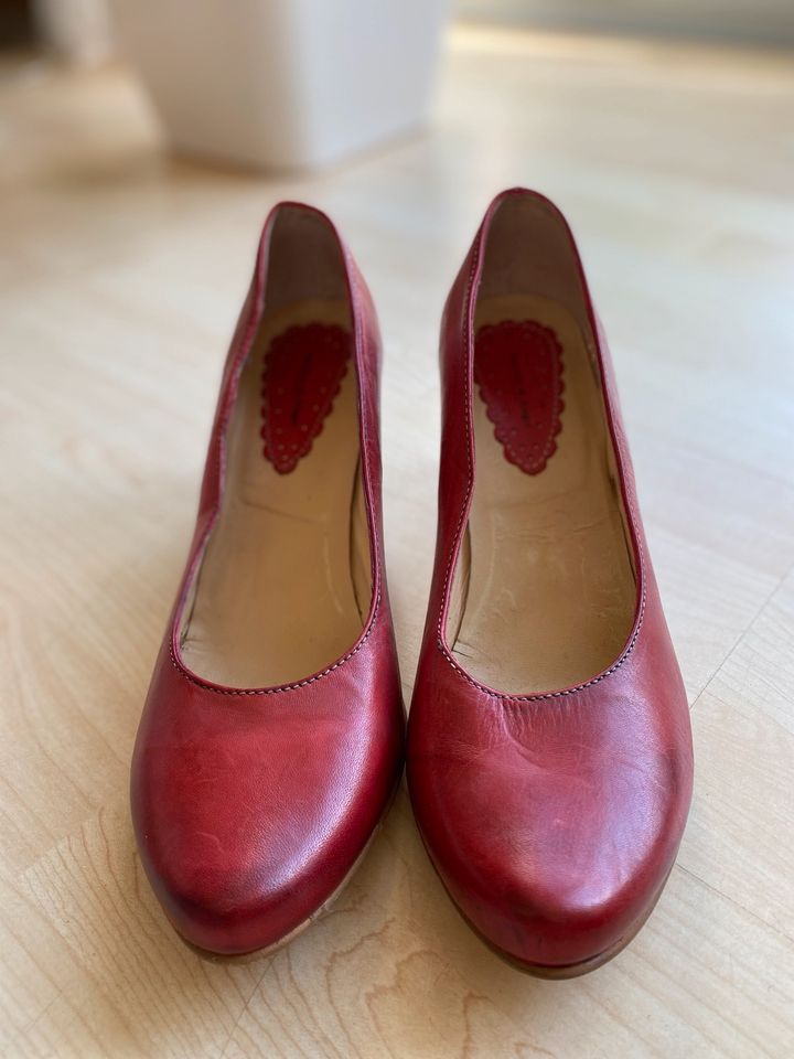 Zanon & Zago Pumps rot 40 in Bielefeld