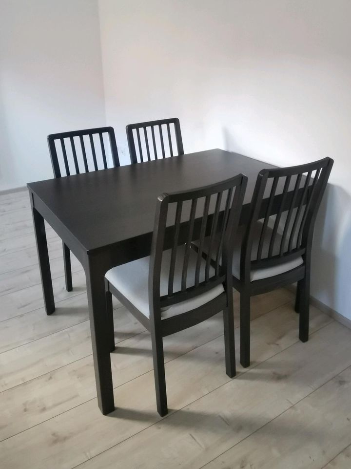 IKEA Ekedalen Tisch (ausziehbar) mit 4 Stühlen in Göttingen