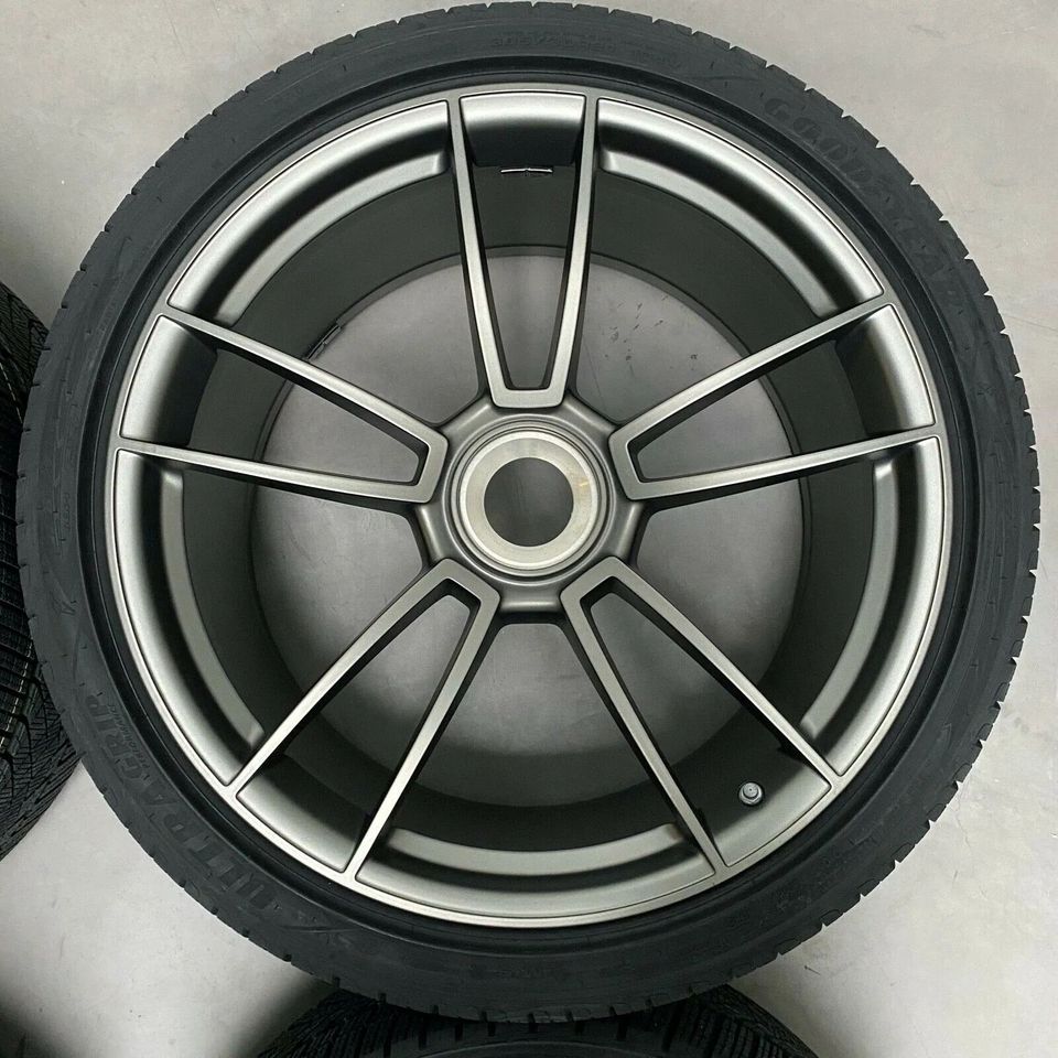 ORIGINAL PORSCHE 20"+21" 992 TURBO FELGEN WINTERRÄDER ZV NEU in Efringen-Kirchen