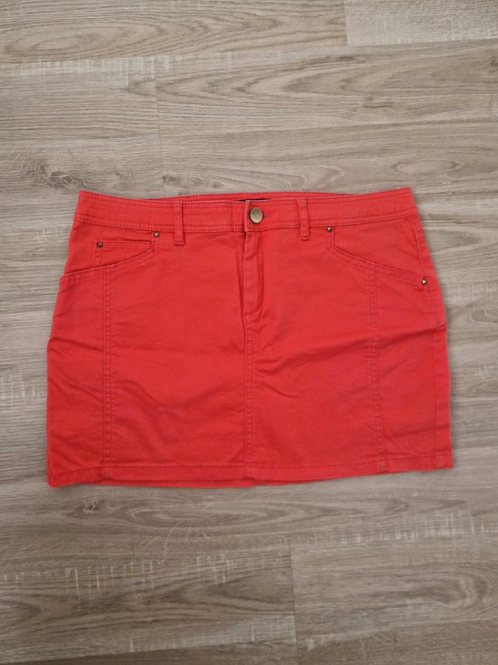 Mango Minirock Jeansrock rot Gr. 38 M - wie neu in Stuttgart