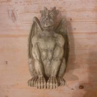 Gargoyle, sitzend . Stuttgart - Untertürkheim Vorschau