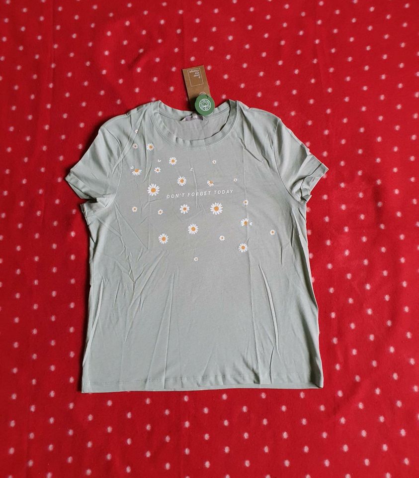 Shirt,   T-Shirt,   Größe L , lindgrün, Margeriten Print, NEU in Kiel