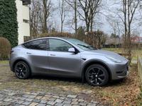 Tesla Model Y Long Range RWD Quicksiver 600km Np 52500 Kr. München - Oberhaching Vorschau