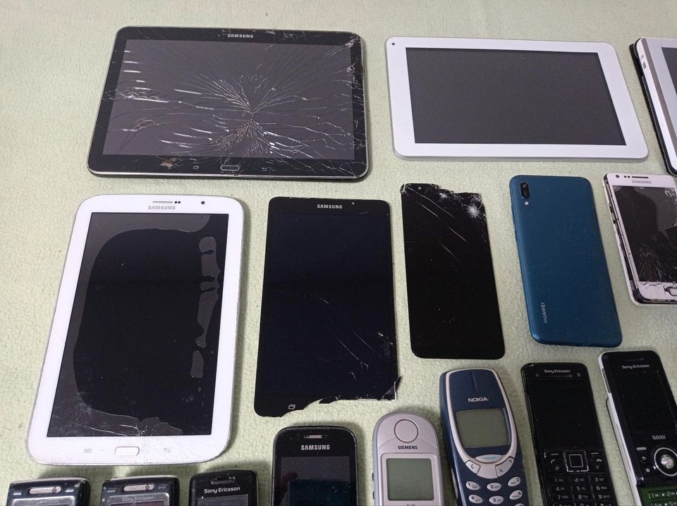 27x Handy Tablet Smartphone PC Konvolut Samsung iPhone Nokia Sony in Bad Salzungen