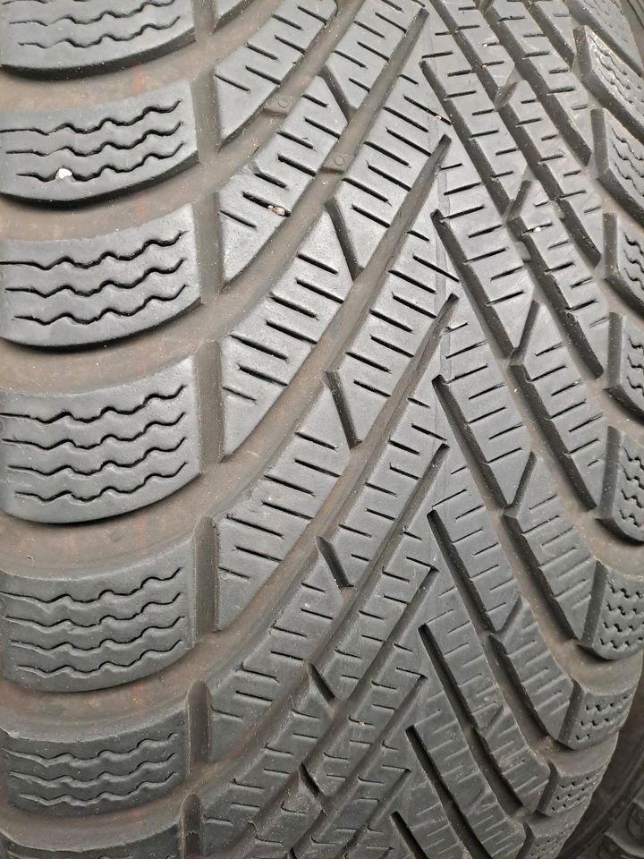 6 mm - 4x 195/60 R16 89H Pirelli Winterreifen in Böblingen