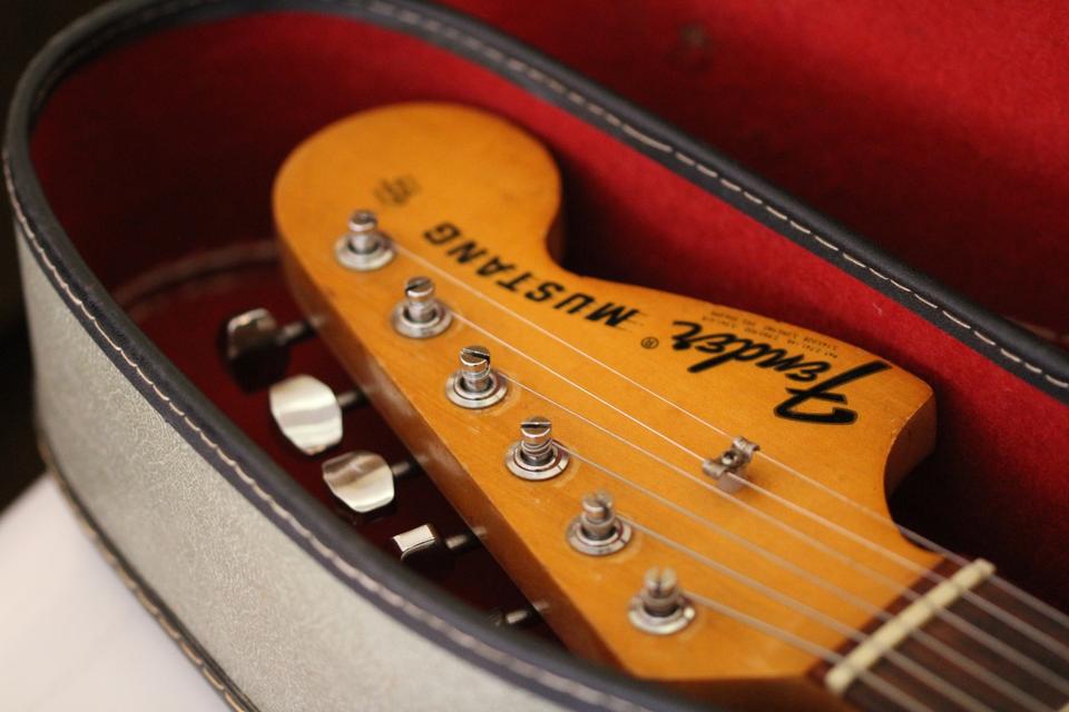 1972 Fender Mustang Competition Blue Refin' E-Gitarre Vintage in Wismar
