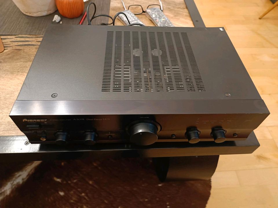 Pioneer A-307 R Stereo Amplifier in Leonberg