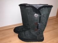 Ugg Bailey Button schwarz in Größe 39 Nordrhein-Westfalen - Langenfeld Vorschau