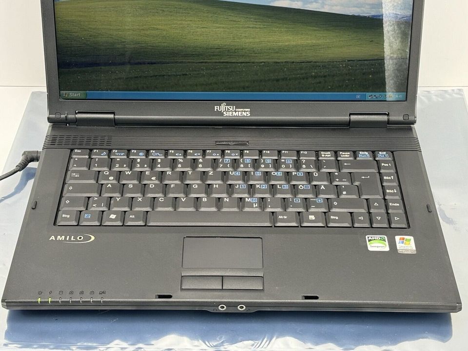 Fujitsu AMILO LA1703 Windows XP Notebook AMD 3200+ 1,60GHz 2GB 12 in Fellbach